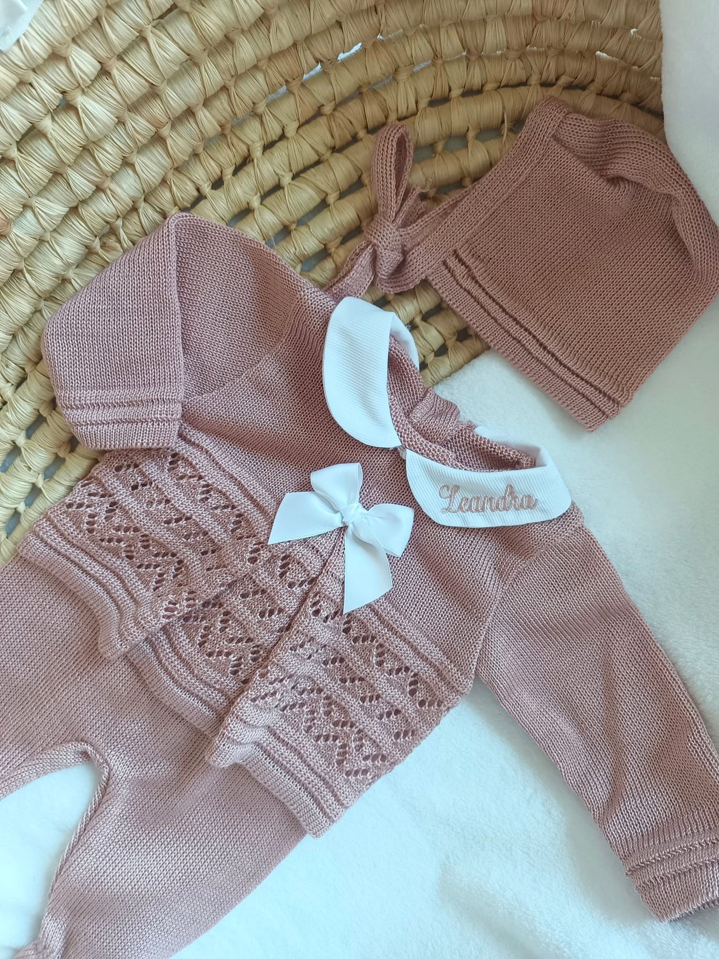 Ensemble complet naissance vieux rose ajouré noeud satiné blanc 0/3 mois