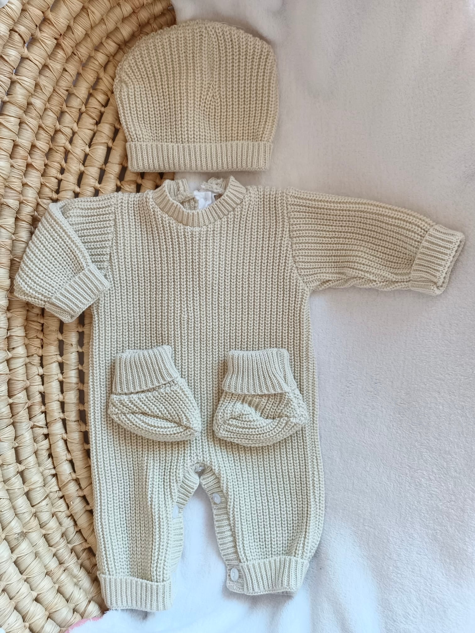 Combinaison naissance personnalisée en maille – ensemble 3 pièces