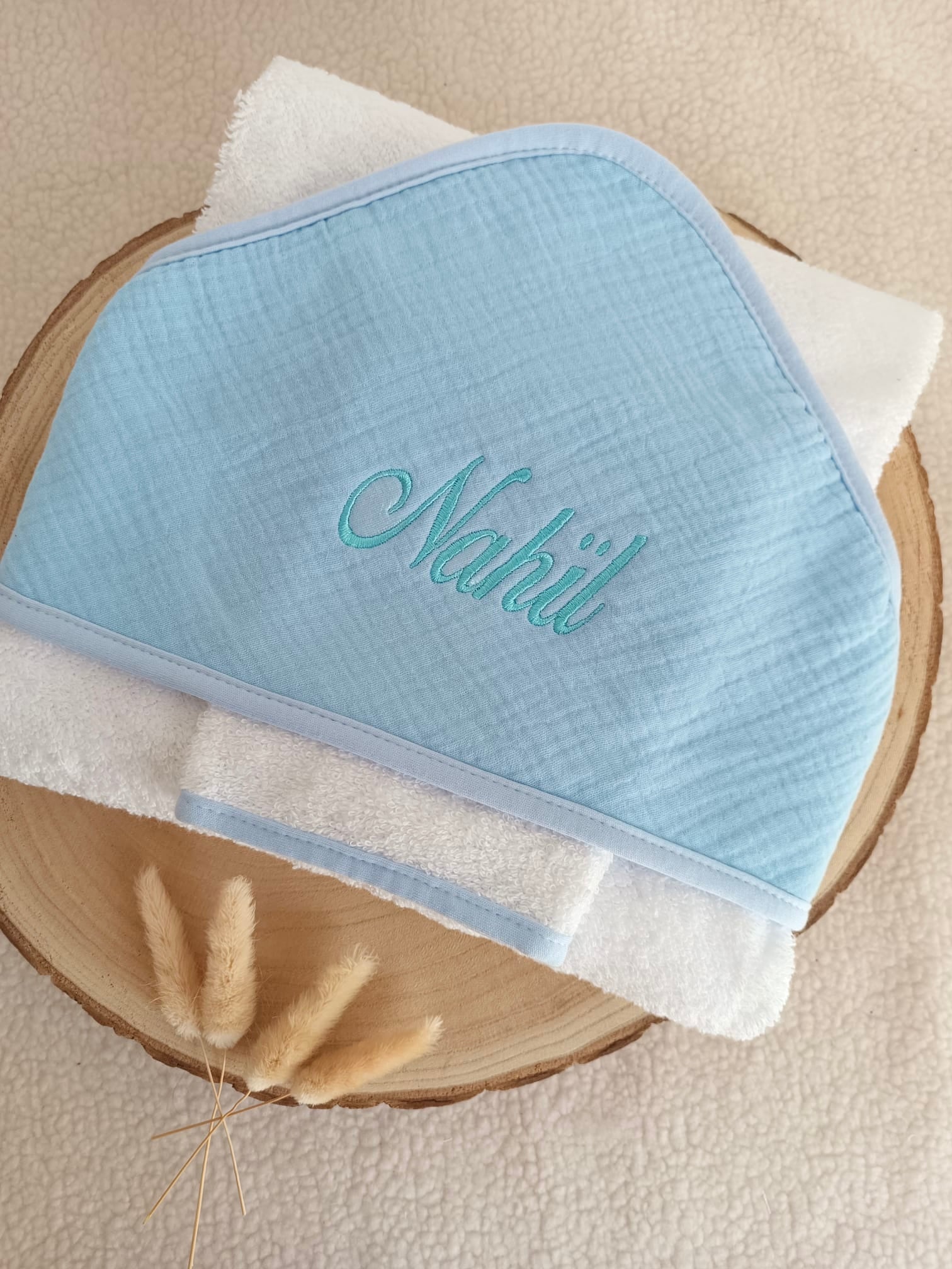 Cape de bain en gaze de coton bleu ciel - personnalisable -