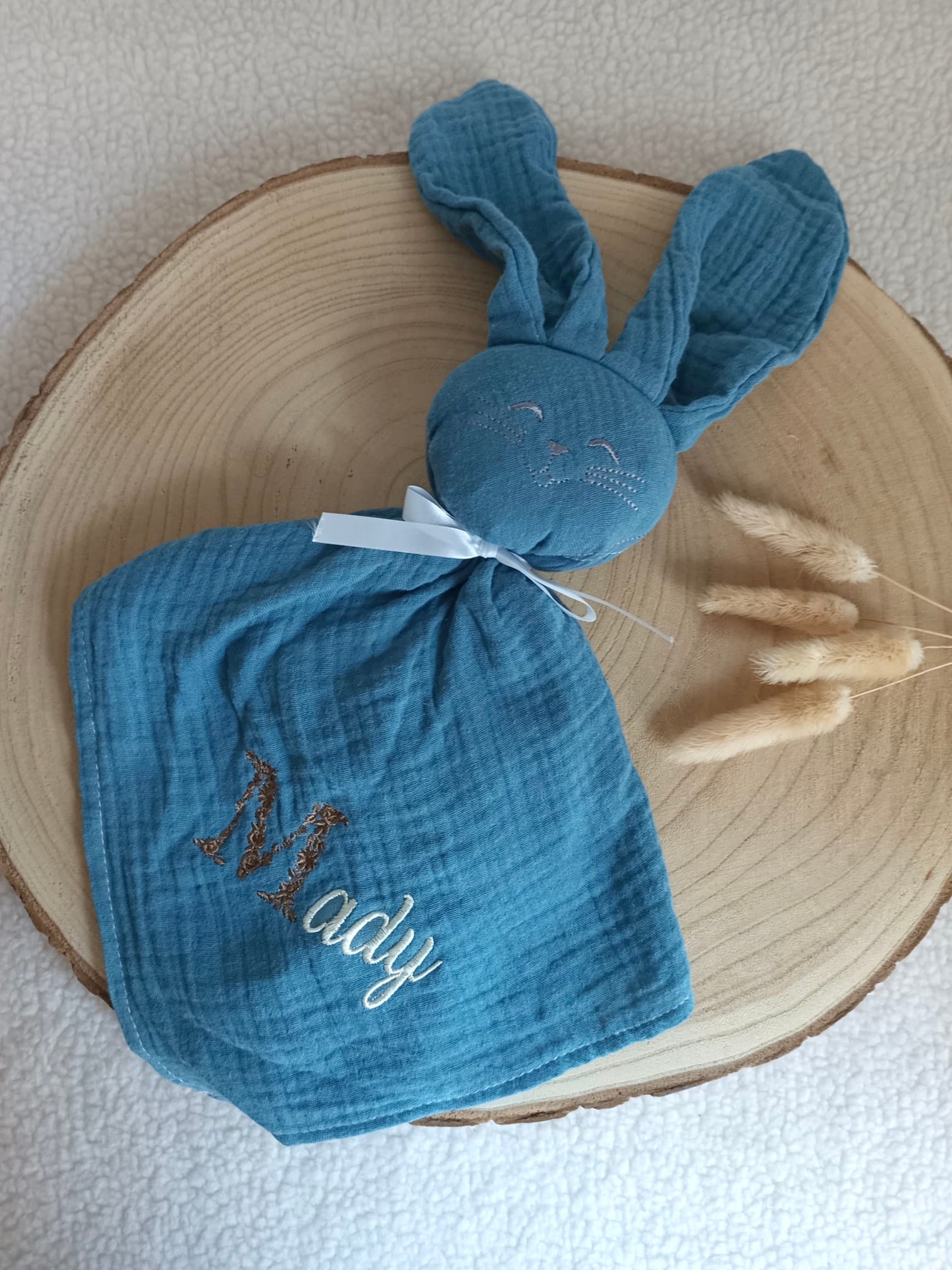 Doudou lapin en gaze de coton bleu denim