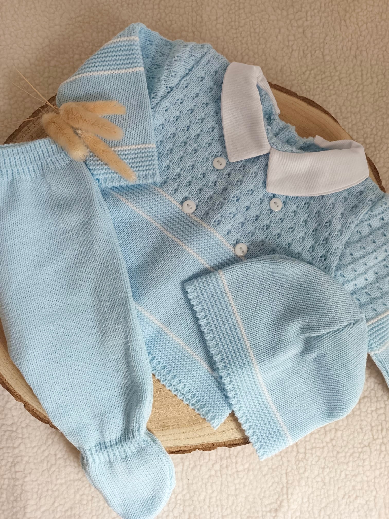 Ensemble complet naissance bleu ciel/blanc 0/3 mois avec boutons