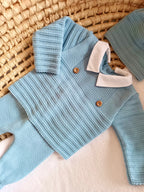 Ensemble complet bleuté avec 2 boutons bois 0/3 mois