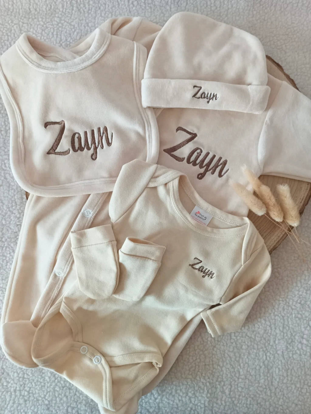 Pyjama naissance personnalisé velours – ensemble 5 pièces bébé