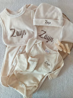 Pyjama naissance personnalisé velours – ensemble 5 pièces bébé