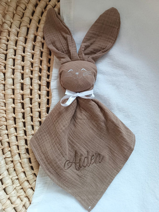 Doudou lapin en gaze de coton marron