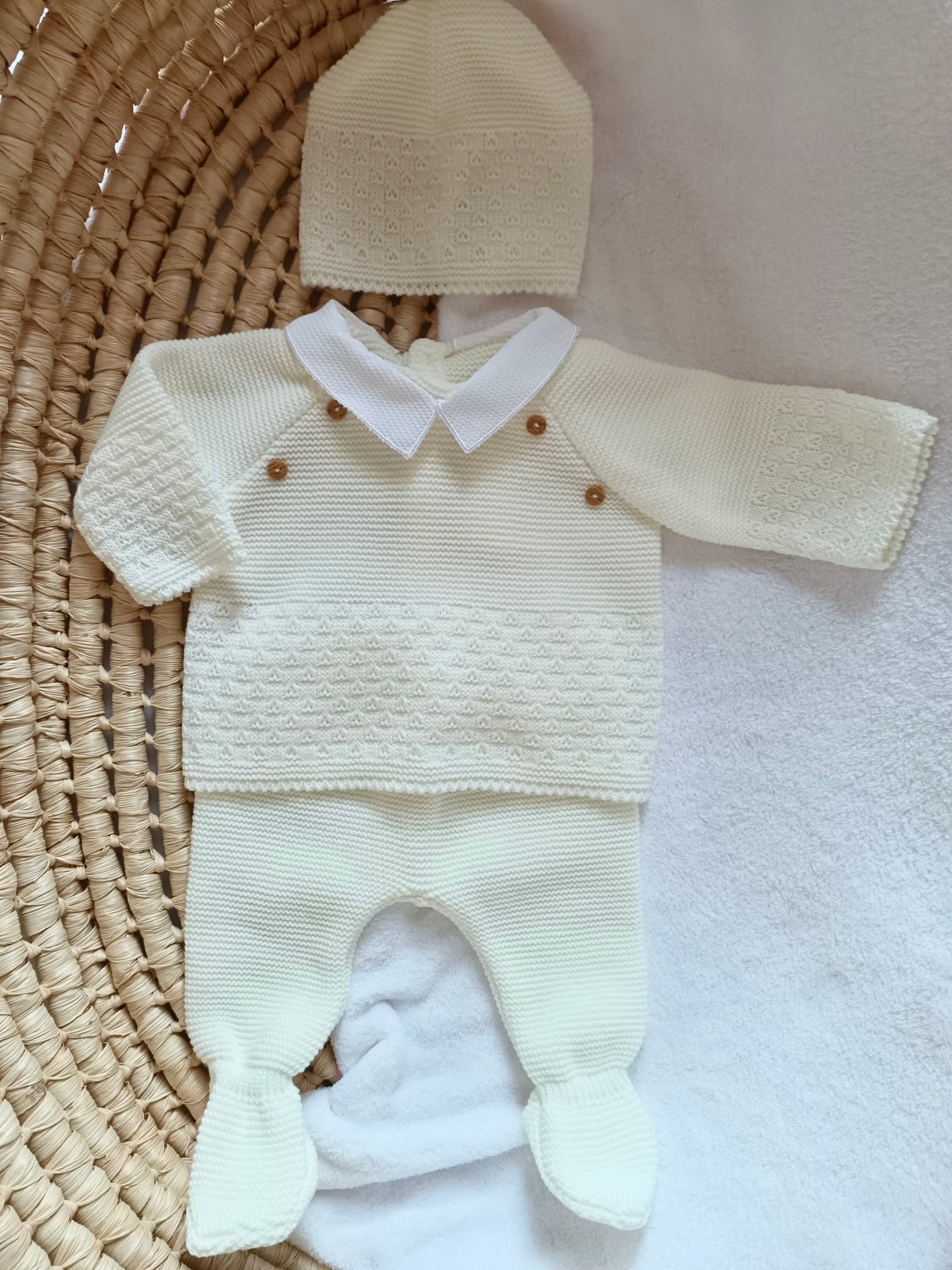 Ensemble complet naissance crème 0/3 mois avec boutons bois