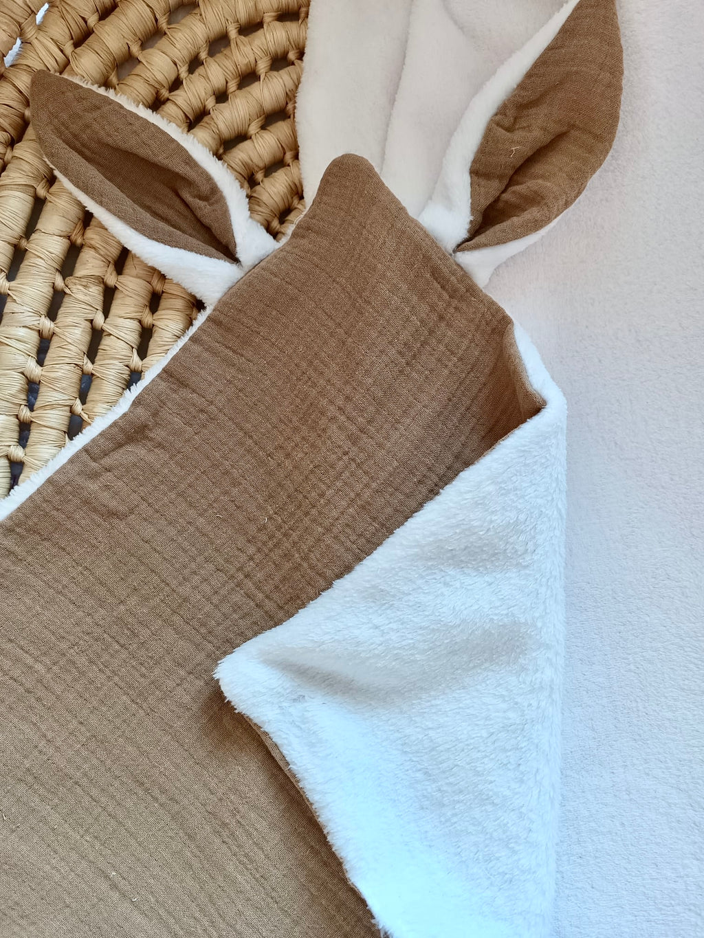 Doudou lange gaze de coton et polaire - marron - personnalisable -