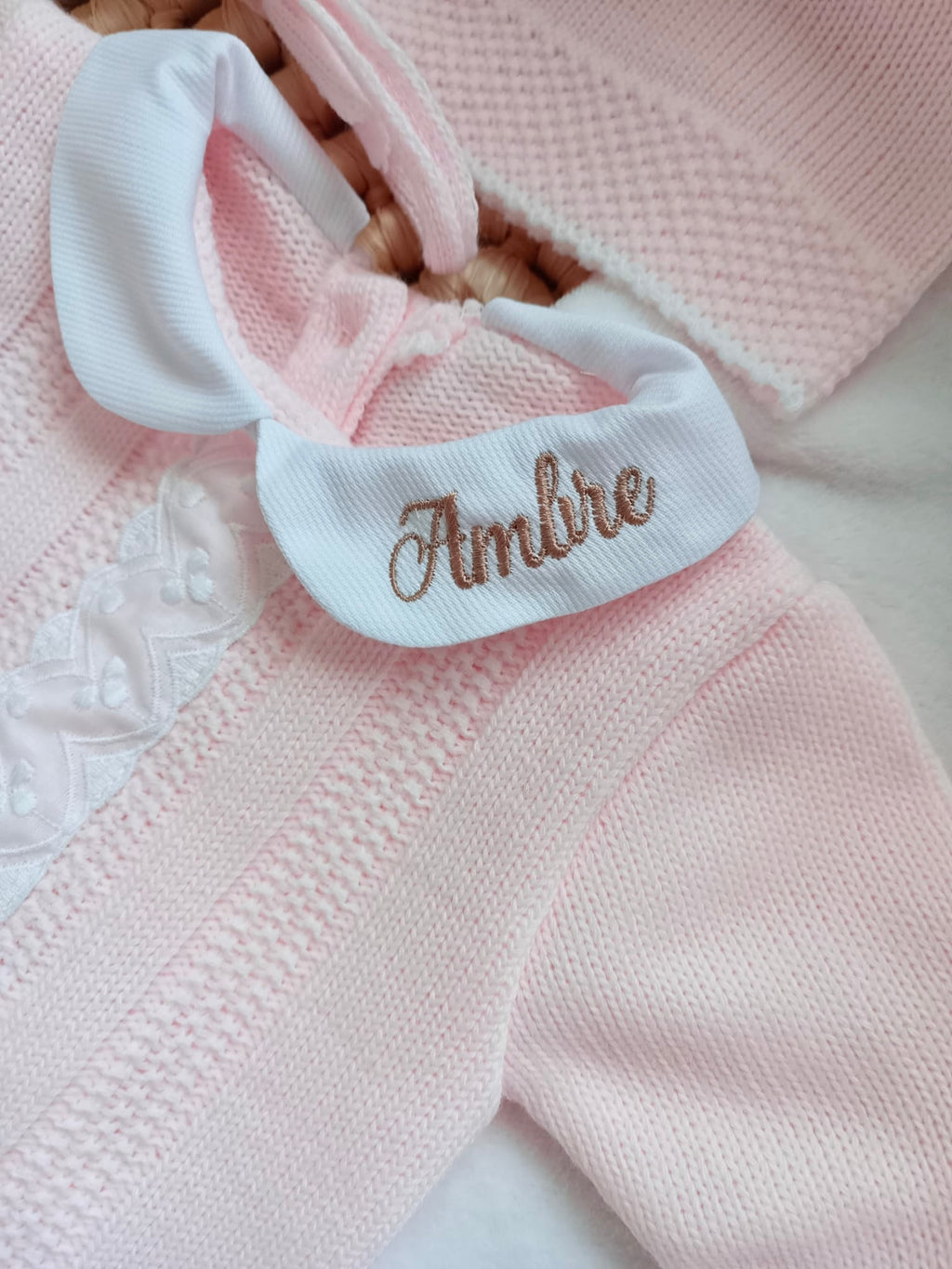 Ensemble complet naissance rose 0/3 mois avec détails dentelle
