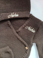 Tenue naissance 0/3 mois en maille marron - personnalisable