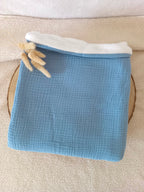Couverture en gaze de coton et polaire bleu denim - personnalisable -