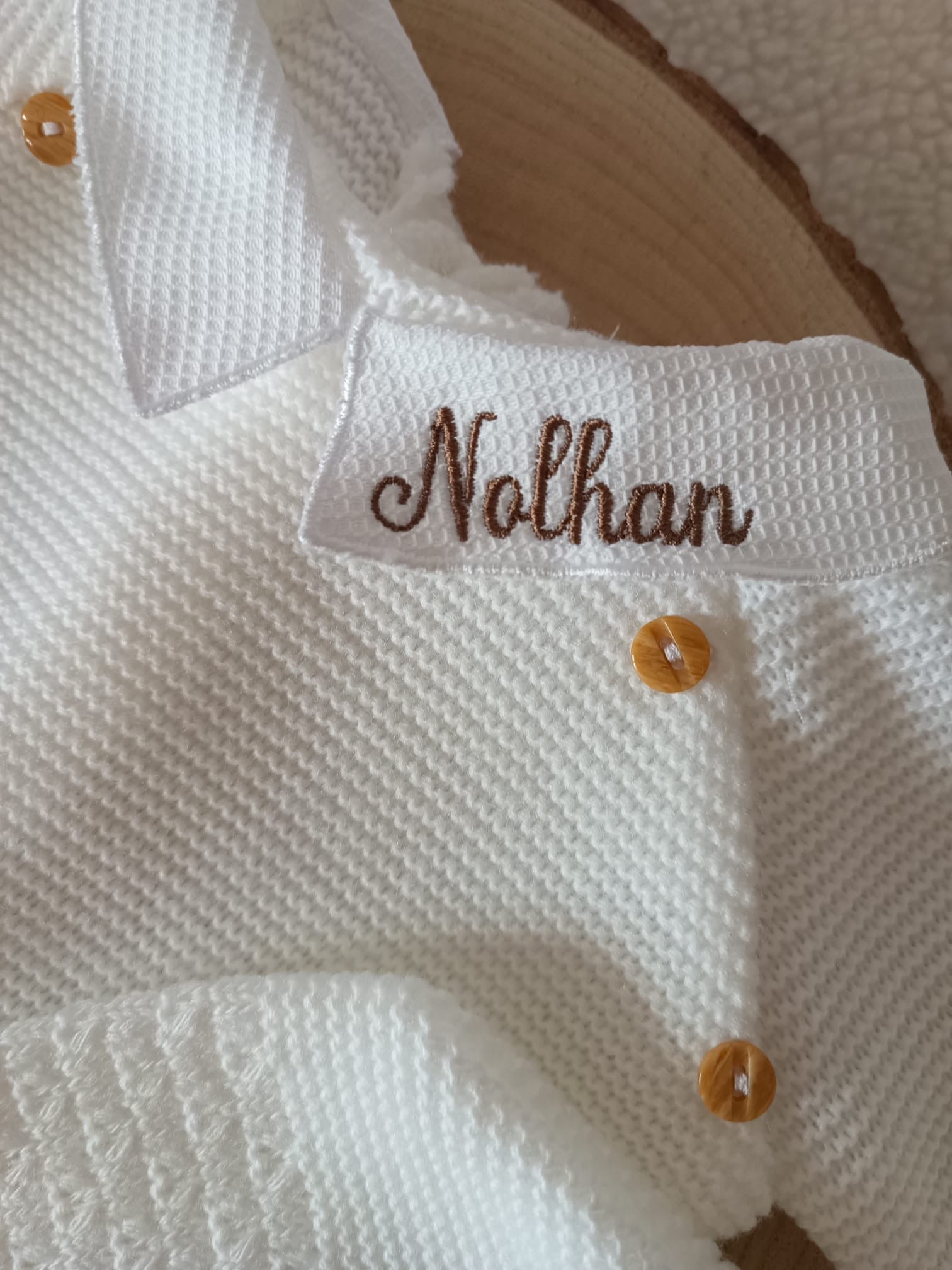 Ensemble complet naissance blanc 0/3 mois avec boutons bois