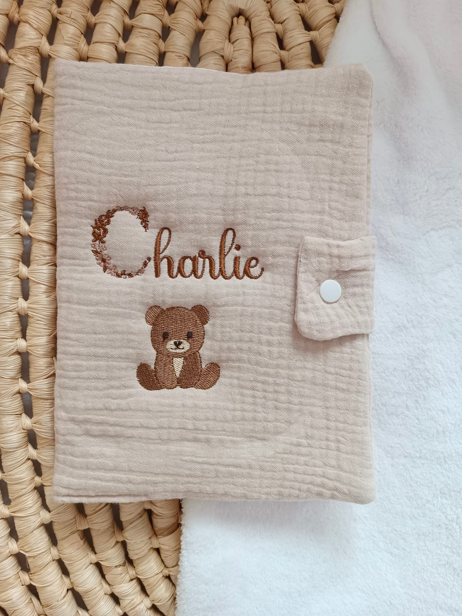 Protège carnet de santé en gaze de coton beige - personnalisable -