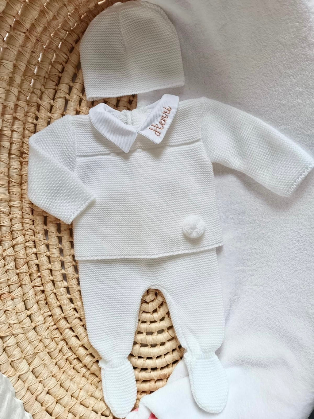 Ensemble complet naissance blanc 0/3 mois avec pompon blanc