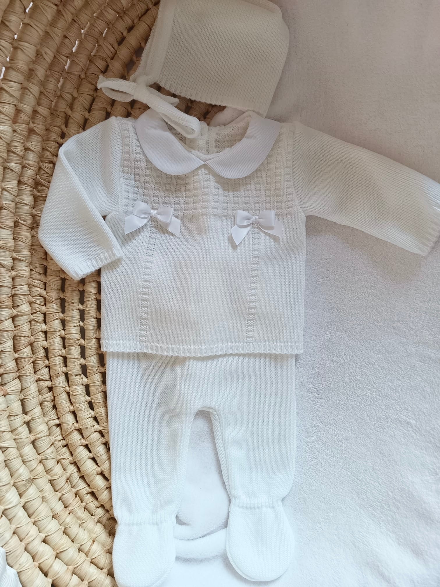 Ensemble complet blanc avec 2 nœuds satiné blanc 0/3 mois