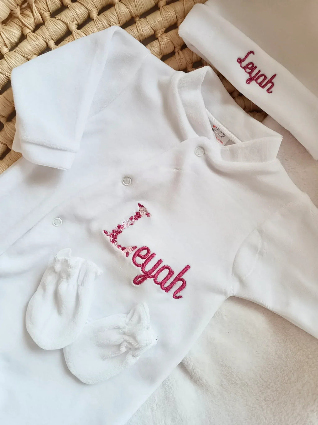 Personalized velvet sleepsuit – 3-piece baby set