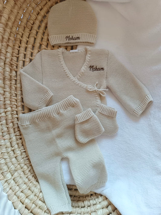 Tenue naissance 0/3 mois en maille beige - personnalisable