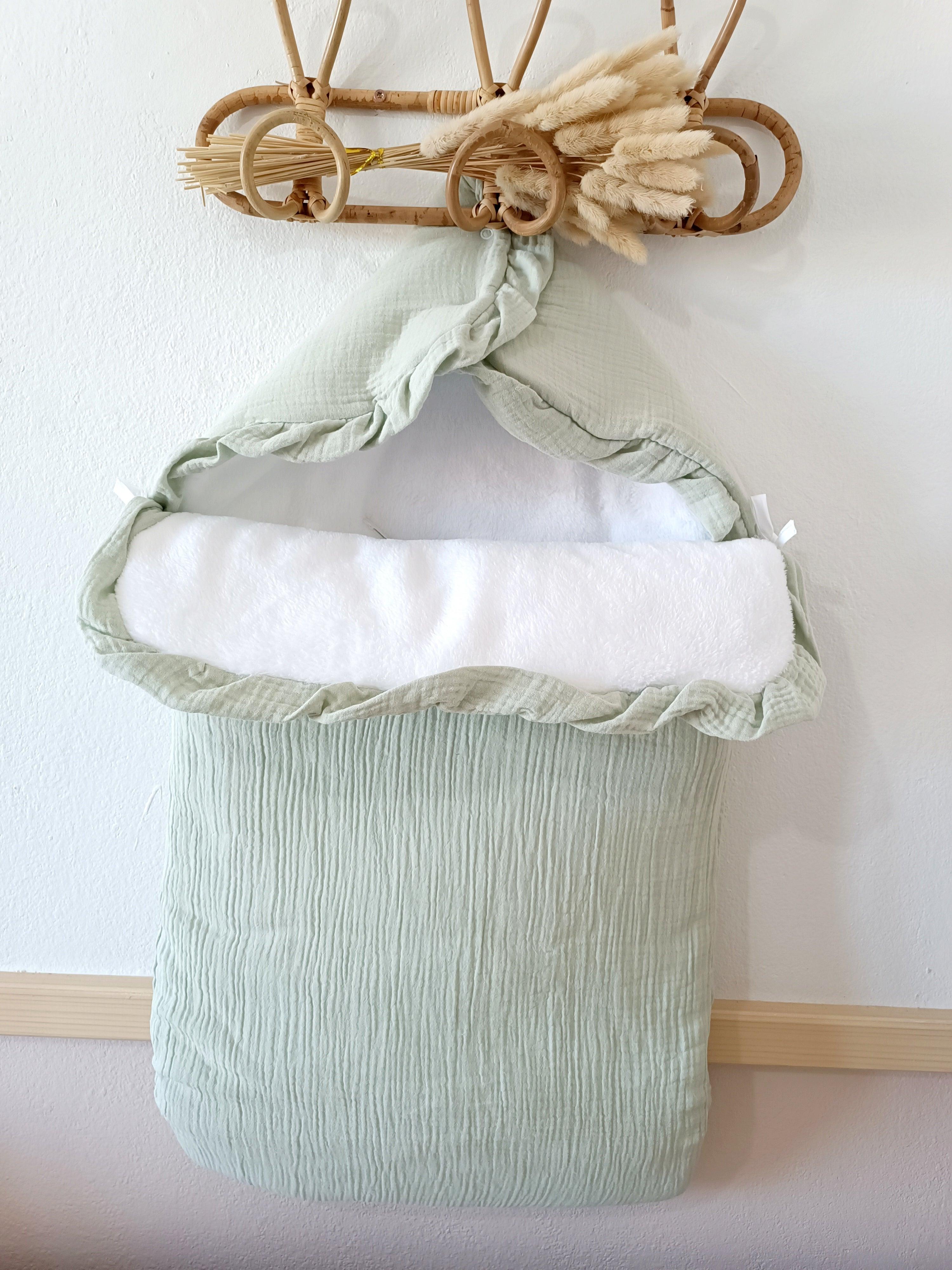 Nid d'ange en gaze de coton et polaire vert sauge