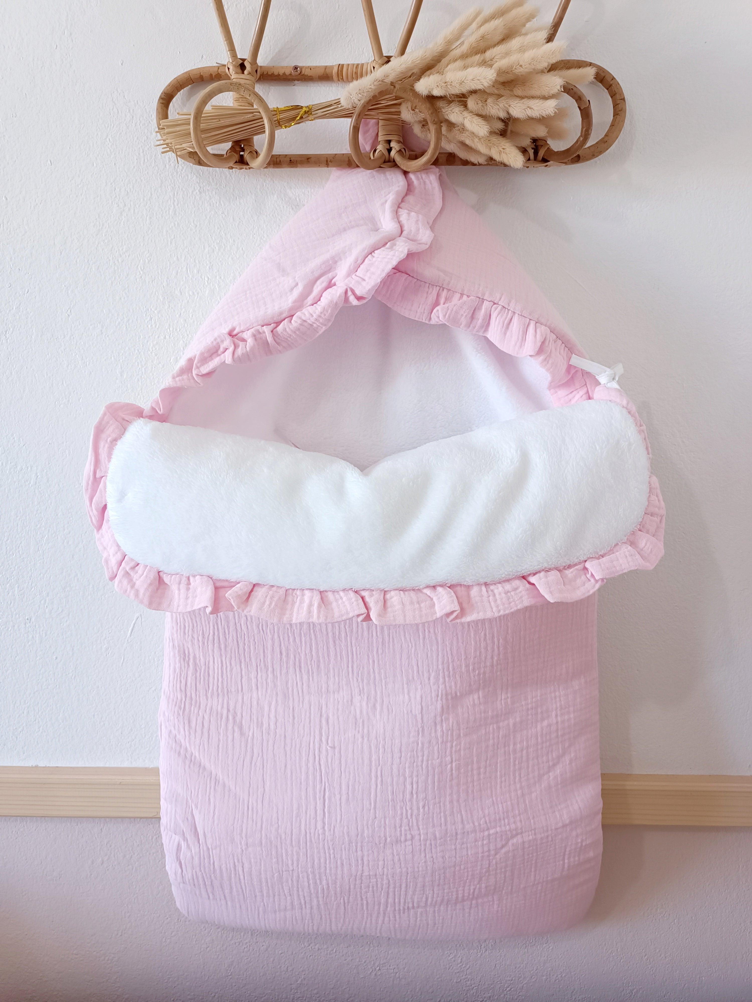Nid d'ange en gaze de coton et polaire rose