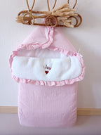 Nid d'ange en gaze de coton et polaire rose