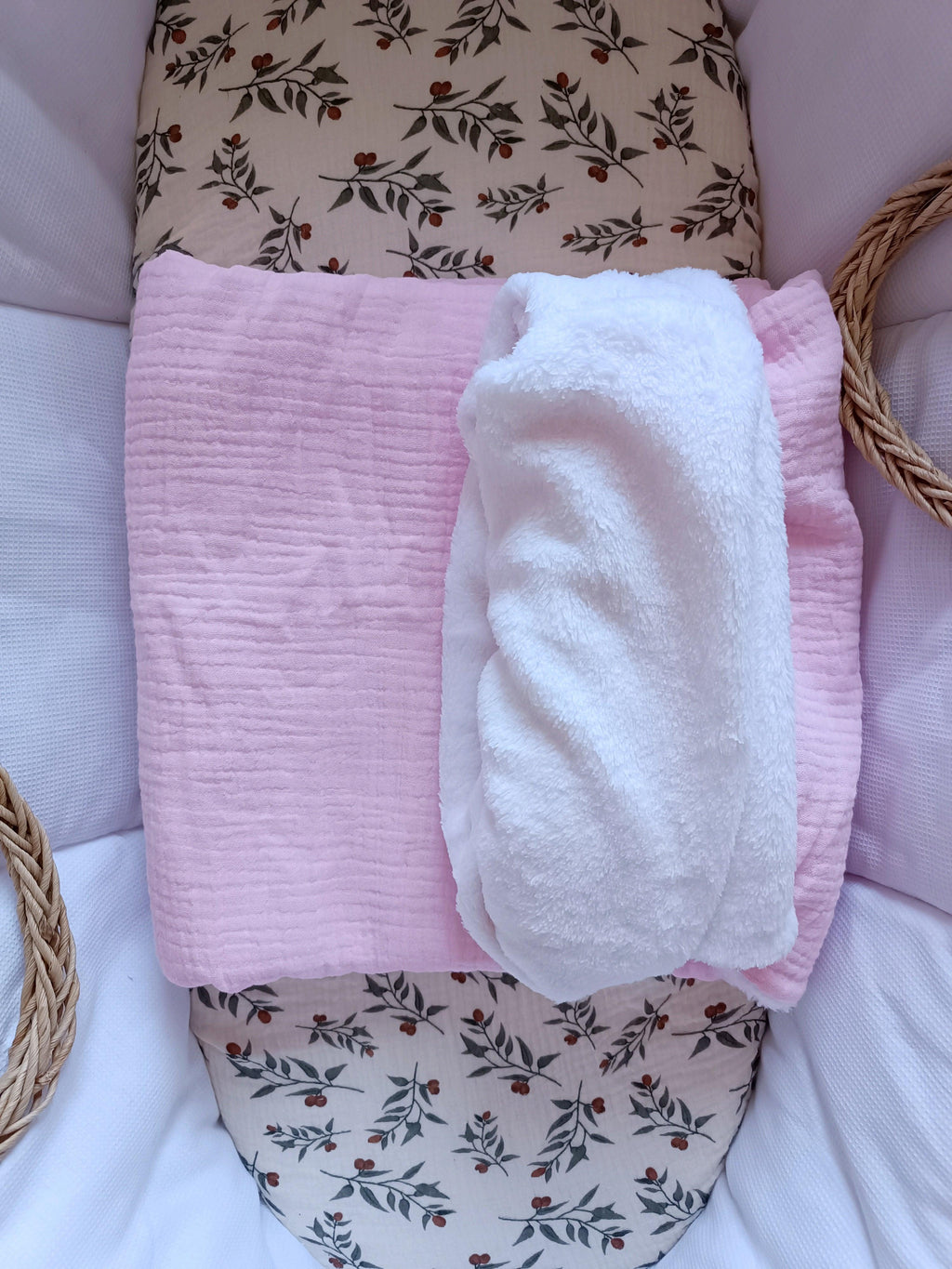 Couverture en gaze de coton et polaire rose - personnalisable -