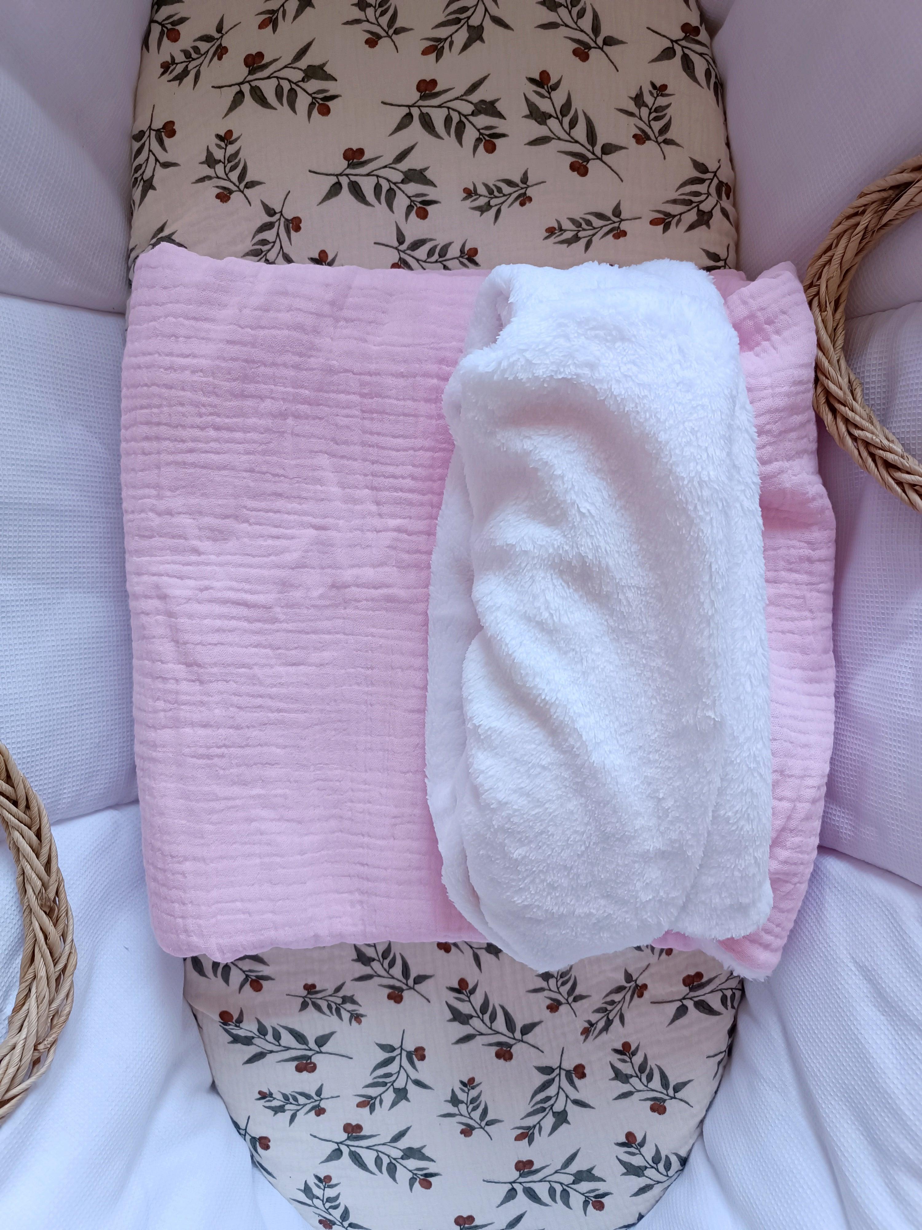 Couverture en gaze de coton et polaire rose - personnalisable -