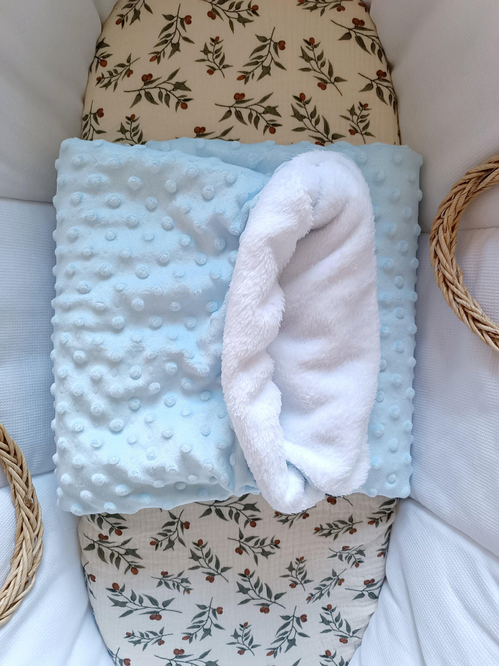 Couverture en minky bleu ciel  - personnalisable -