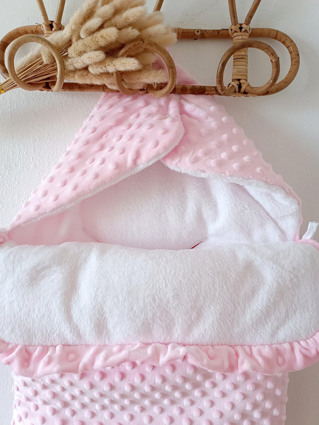 Nid d'ange en minky rose - personnalisable -
