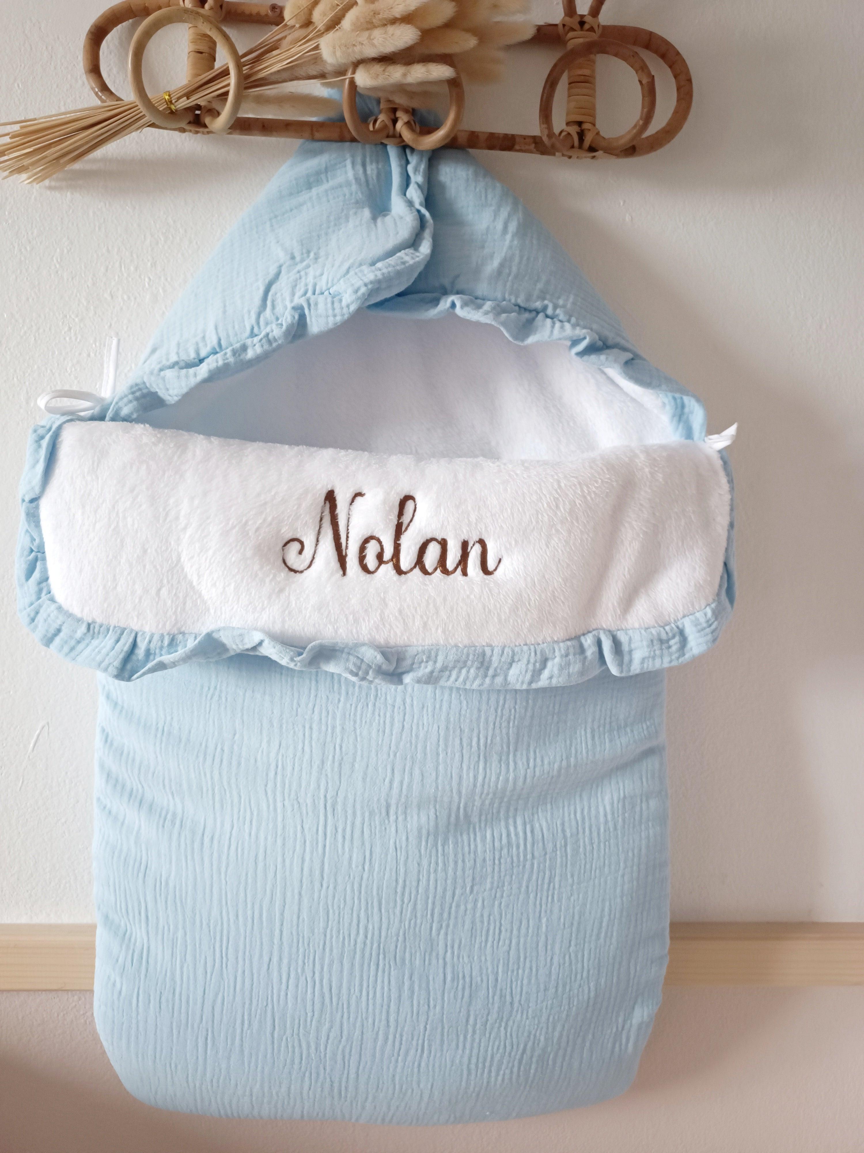 Nid d'ange en gaze de coton et polaire bleu ciel