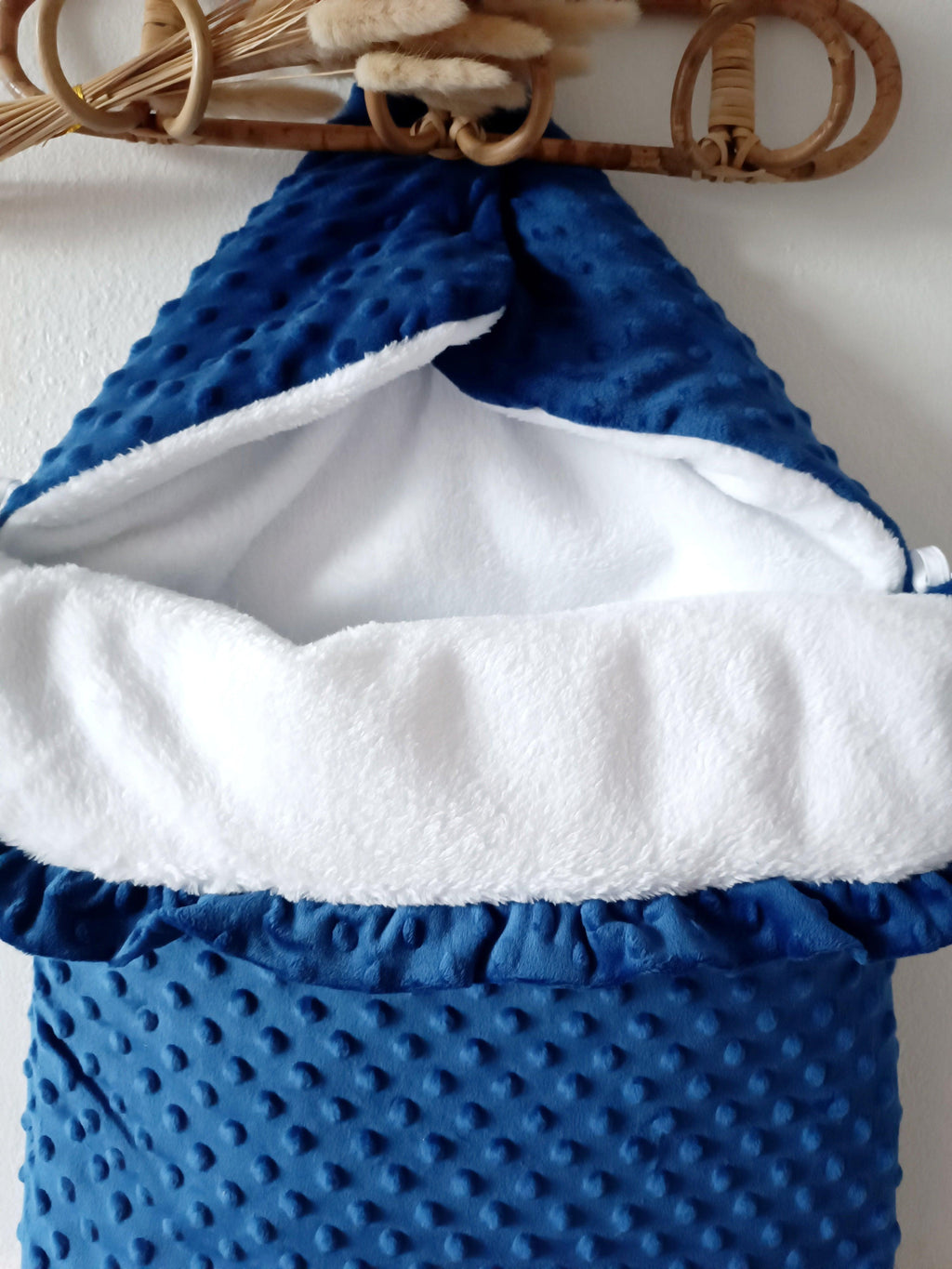Nid d'ange en minky bleu marine - personnalisable -