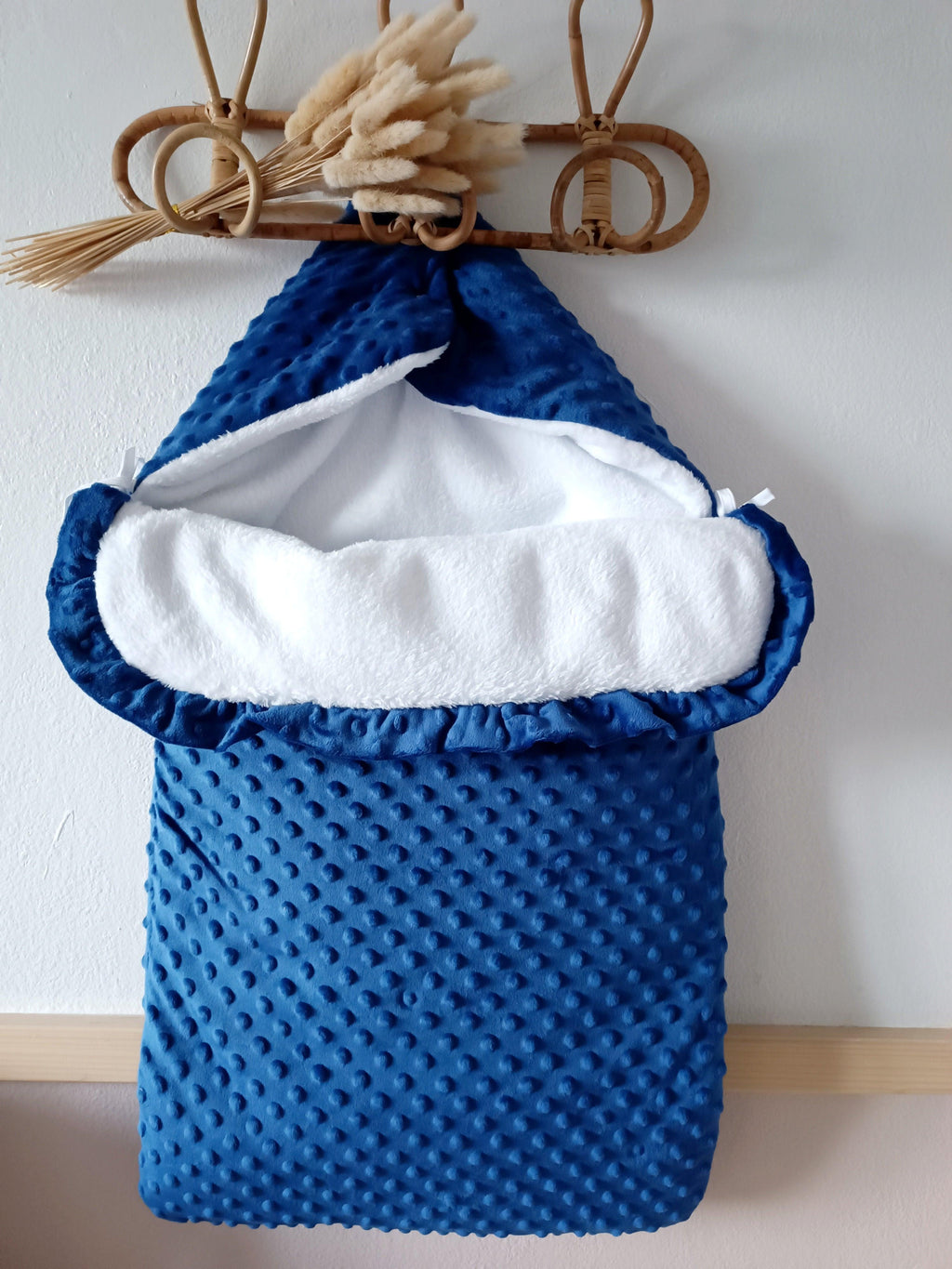 Nid d'ange en minky bleu marine - personnalisable -