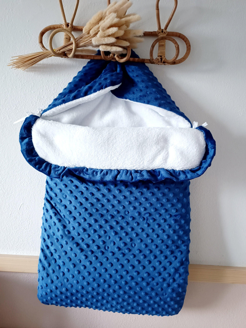 Nid d'ange en minky bleu marine - personnalisable -