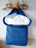 Nid d'ange en minky bleu marine - personnalisable -