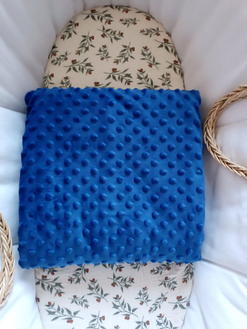 Couverture en minky bleu marine - personnalisable -