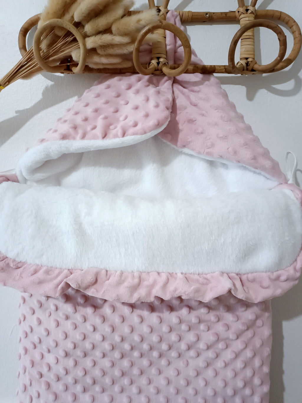 Nid d'ange en minky vieux rose - personnalisable -