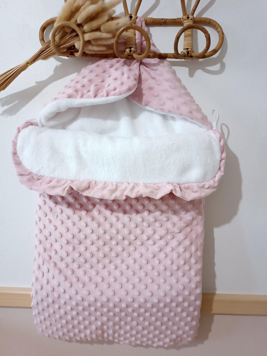 Nid d'ange en minky vieux rose - personnalisable -
