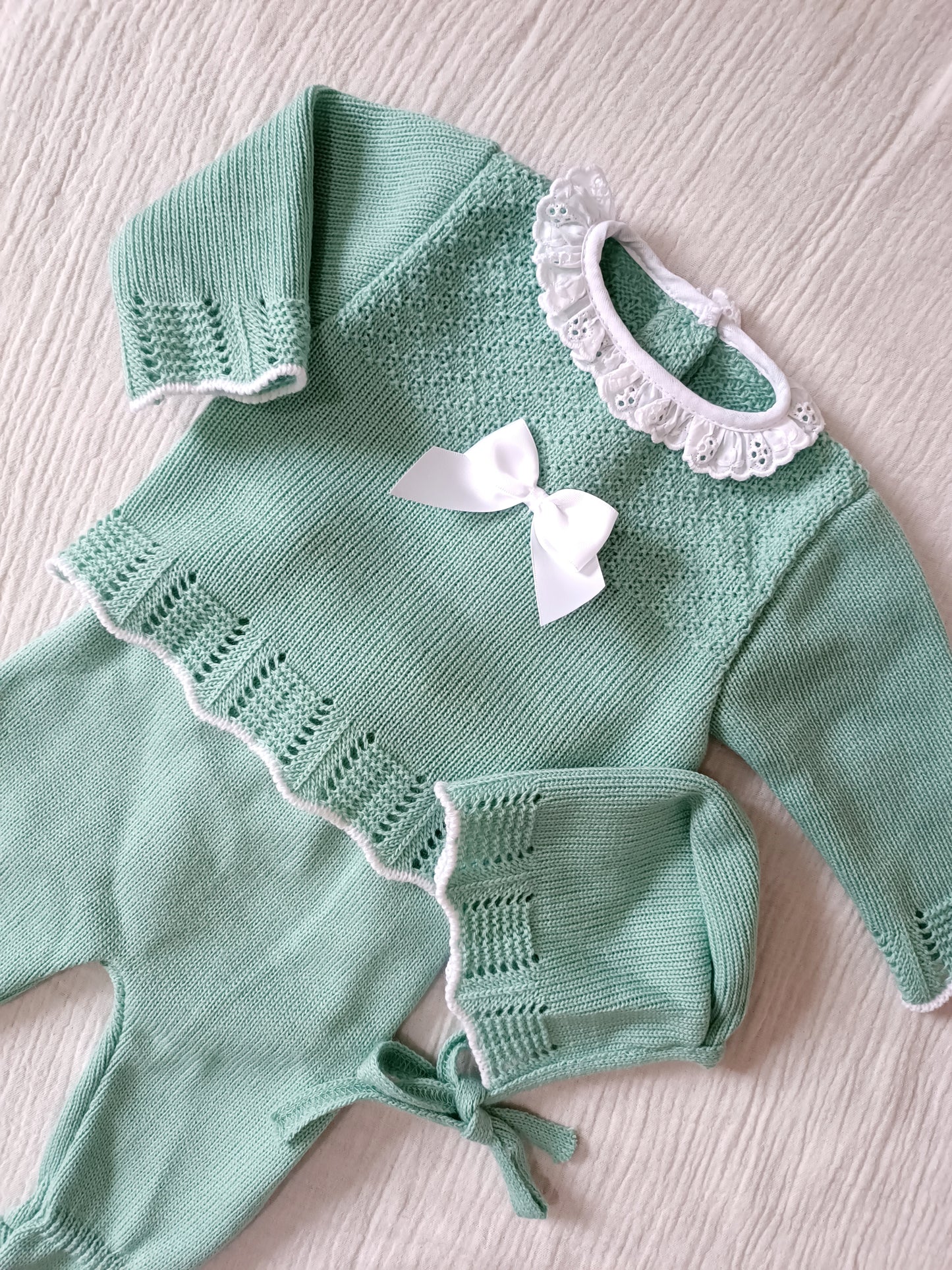 Ensemble complet naissance avec col motifs + noeud satiné blanc 0/3 mois - plusieurs couleurs