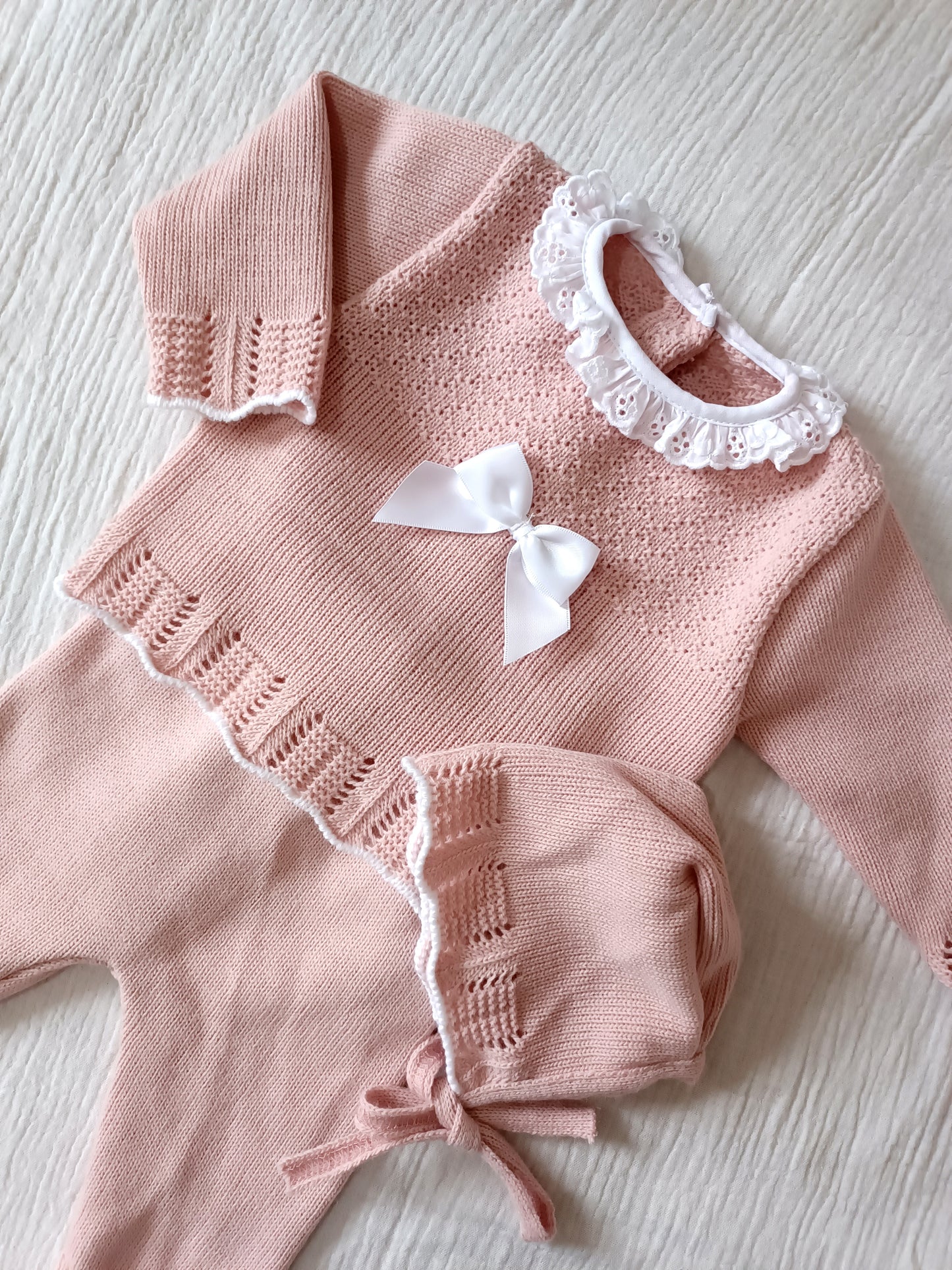 Ensemble complet naissance avec col motifs + noeud satiné blanc 0/3 mois - plusieurs couleurs