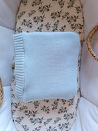 Couverture en maille bleu ciel - personnalisable -