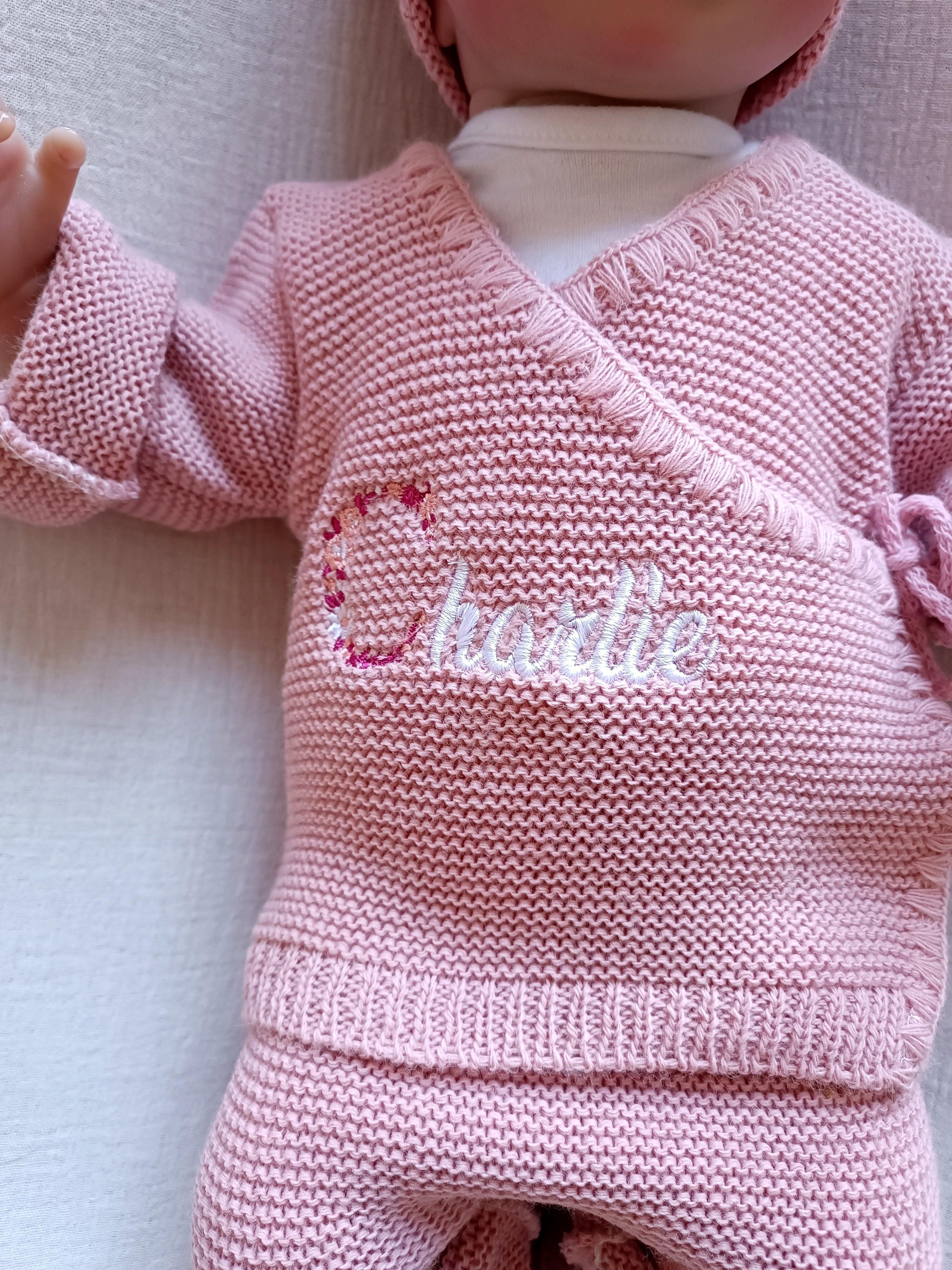 Tenue naissance vieux rose 0/3 mois - avec Lettre Fleuries à personnaliser + coeurs - personnalisable -
