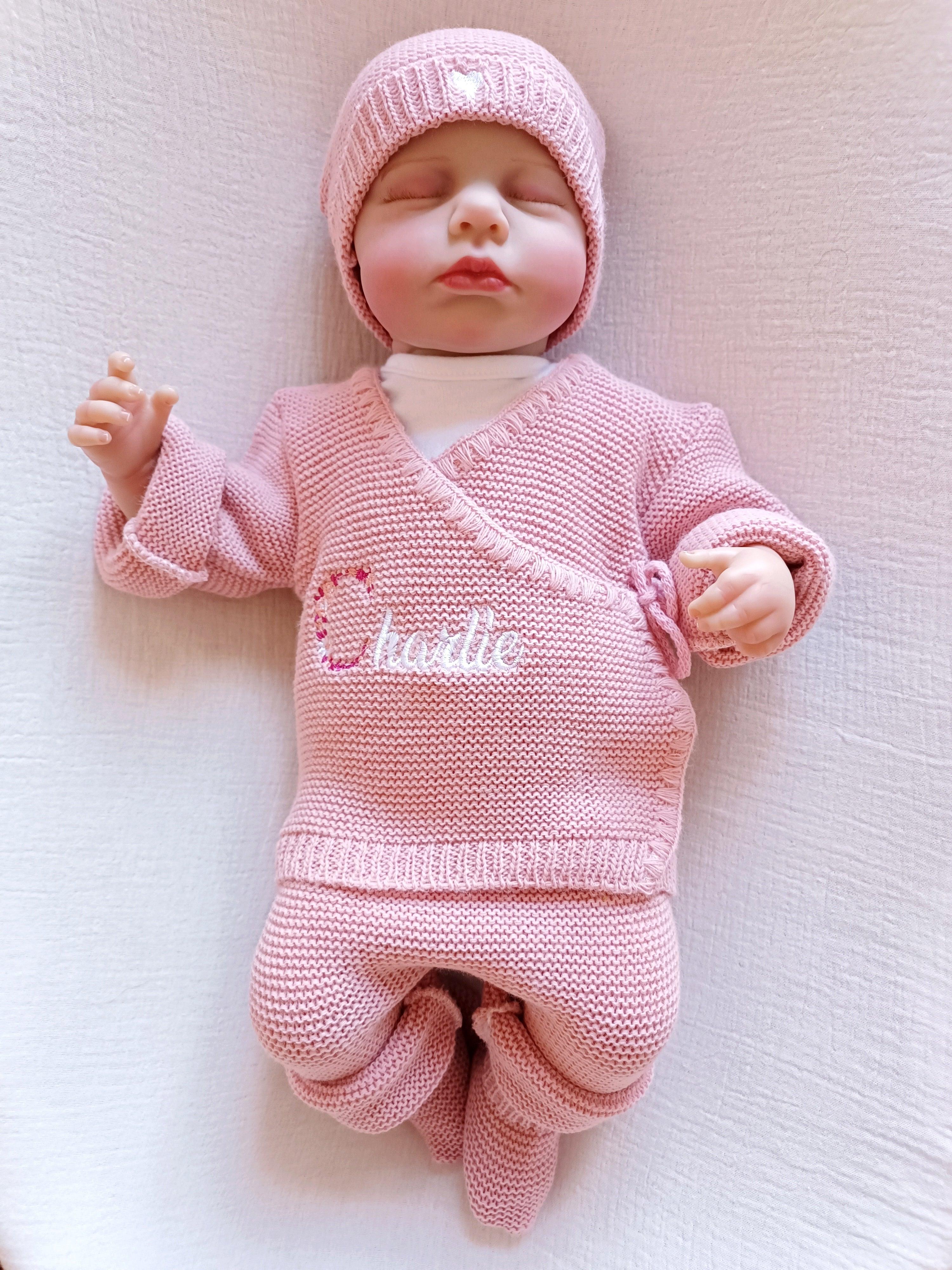 Tenue naissance vieux rose 0/3 mois - avec Lettre Fleuries à personnaliser + coeurs - personnalisable -
