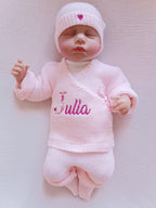 Tenue naissance rose 0/3 mois - avec Lettre Fleuries à personnaliser + coeurs - personnalisable -