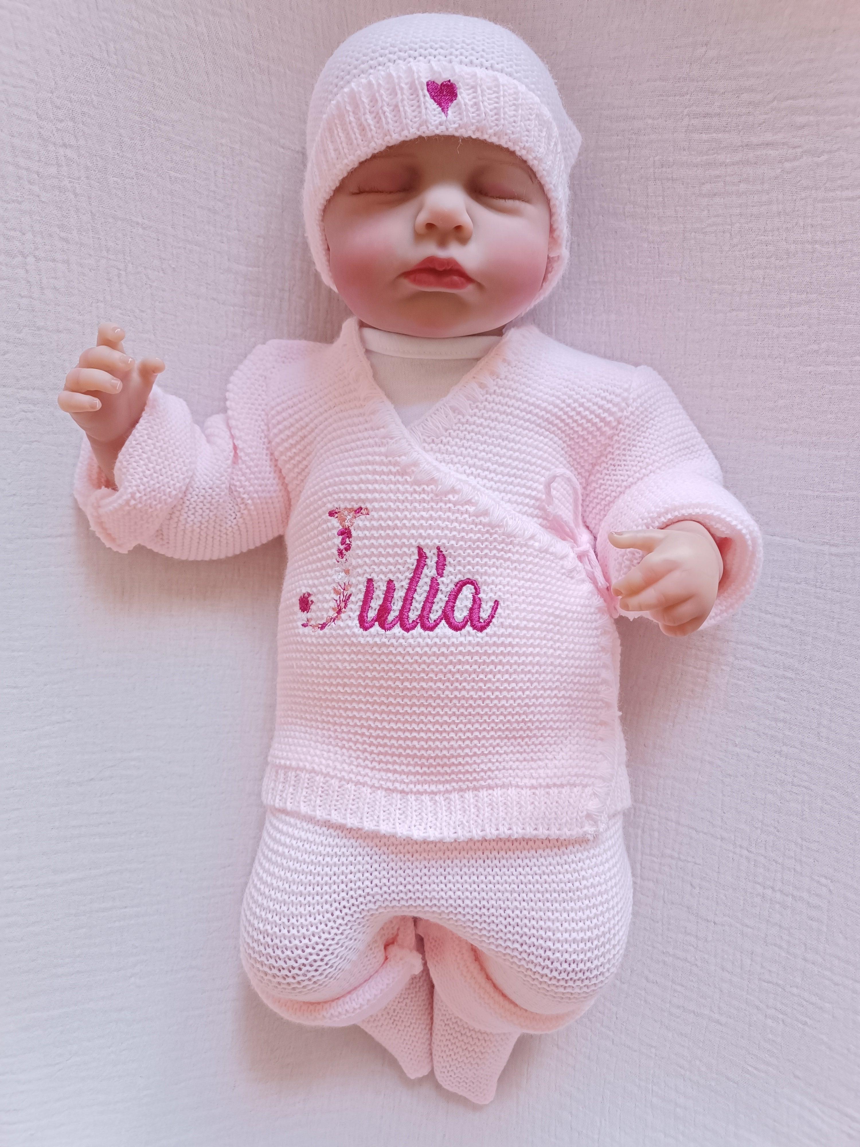 Tenue naissance rose 0/3 mois - avec Lettre Fleuries à personnaliser + coeurs - personnalisable -