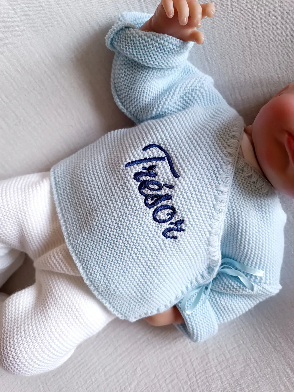 Brassière bébé personnalisée en maille avec nœud satiné
