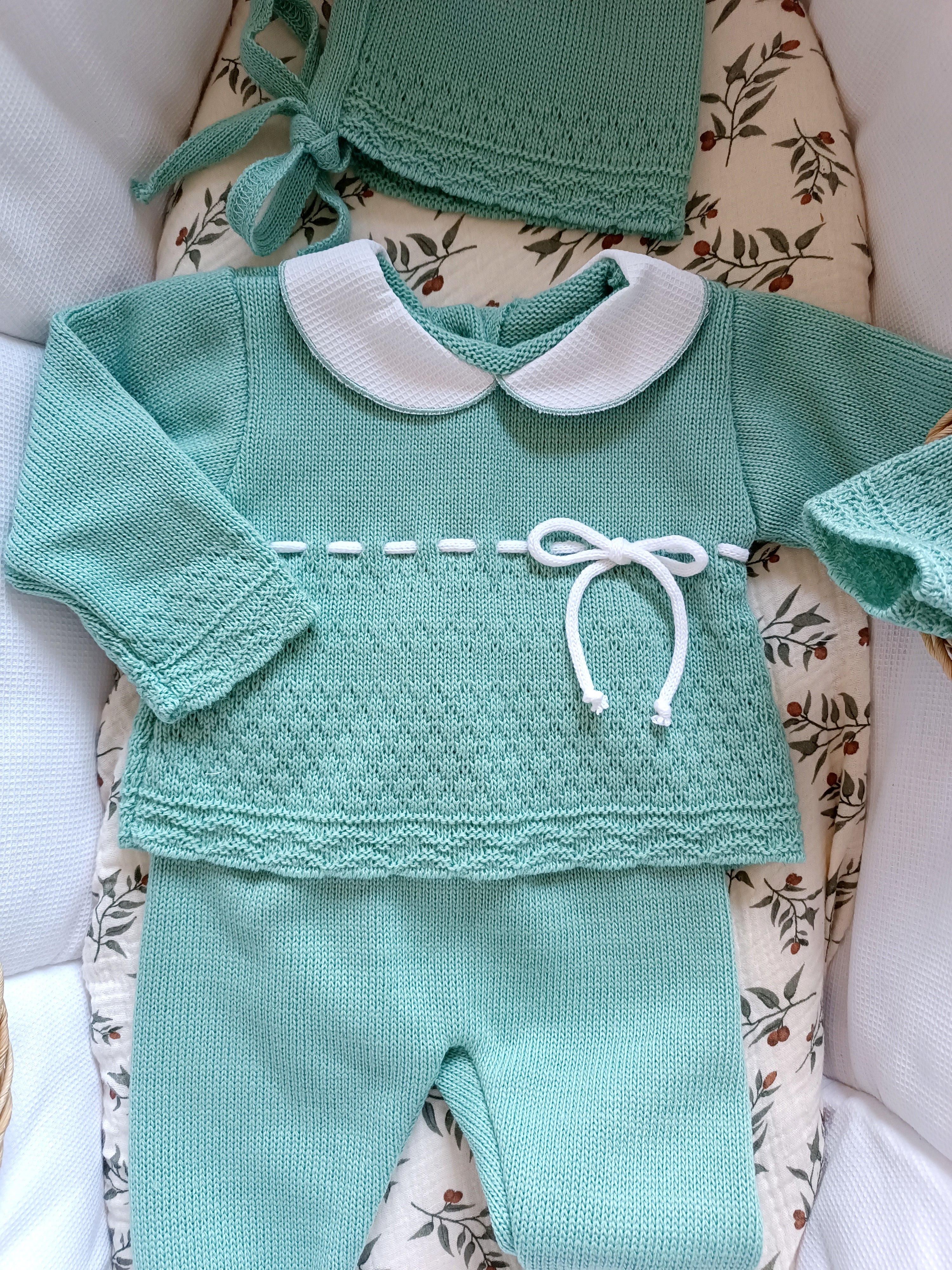 Ensemble complet naissance vert avec détails lacet blanc 0/3 mois