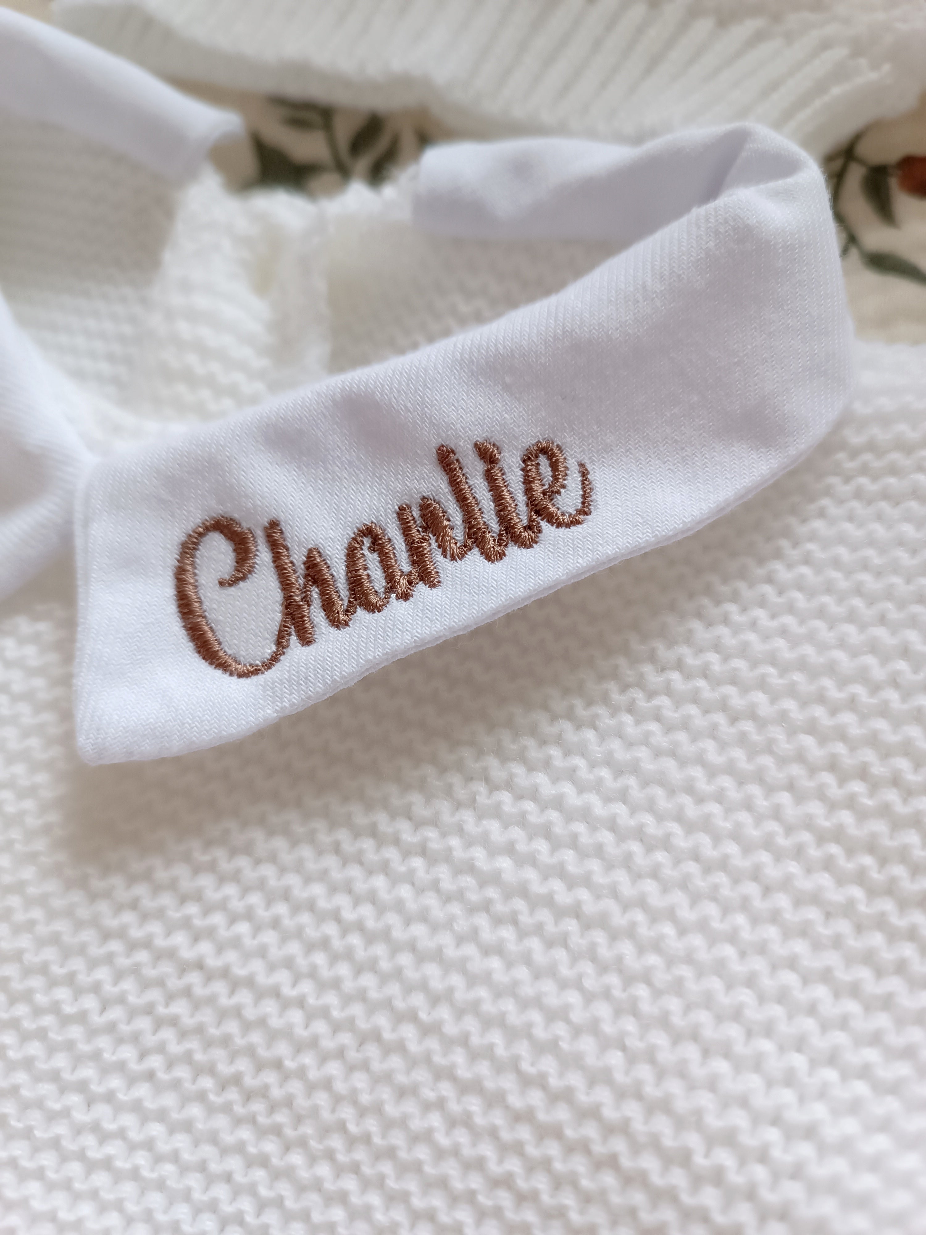 Ensemble complet naissance blanc 0/3 mois avec 2 boutons bois
