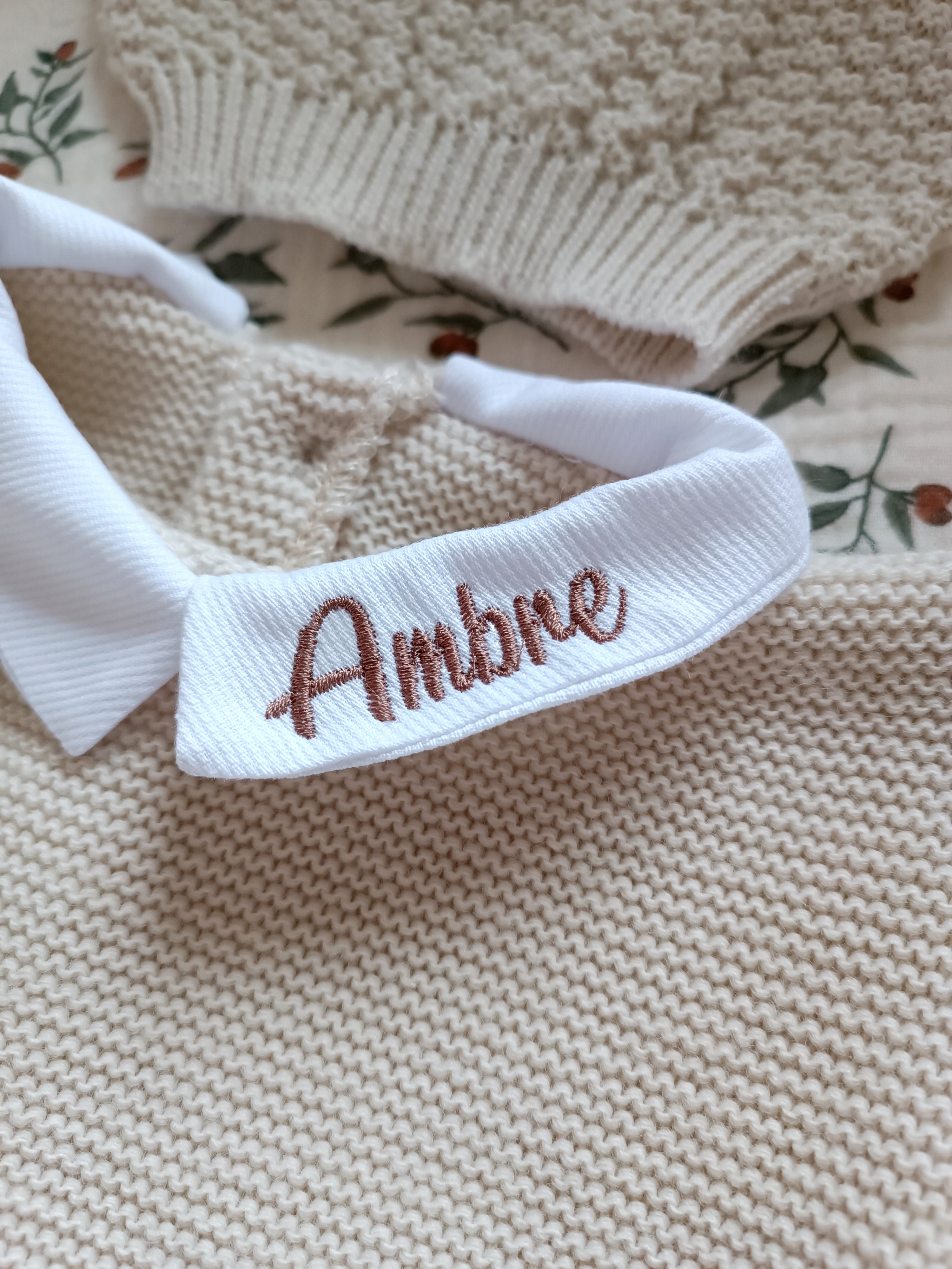Ensemble complet naissance beige 0/3 mois avec 2 boutons bois