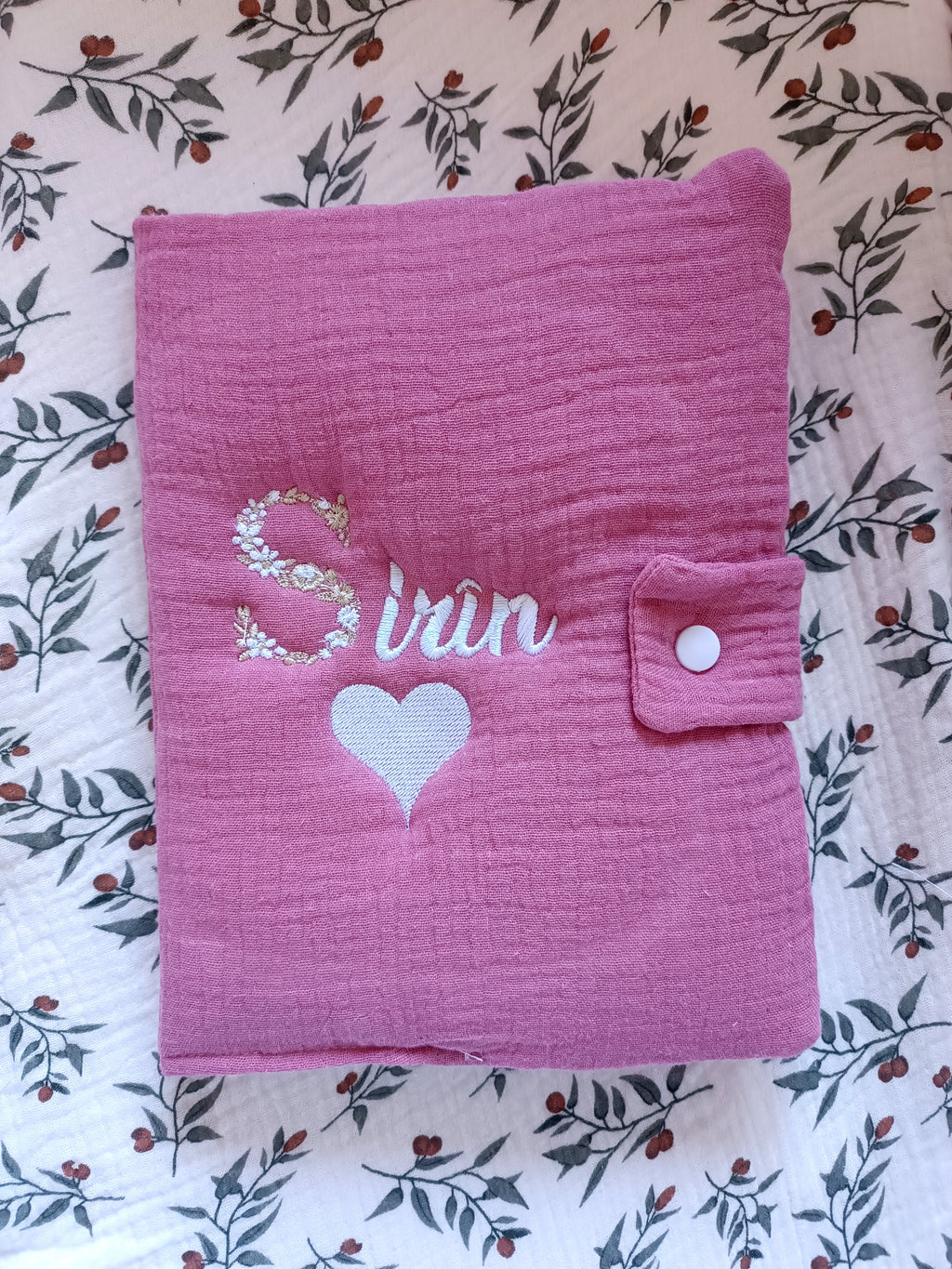 Protège carnet de santé en gaze de coton framboise - personnalisable -