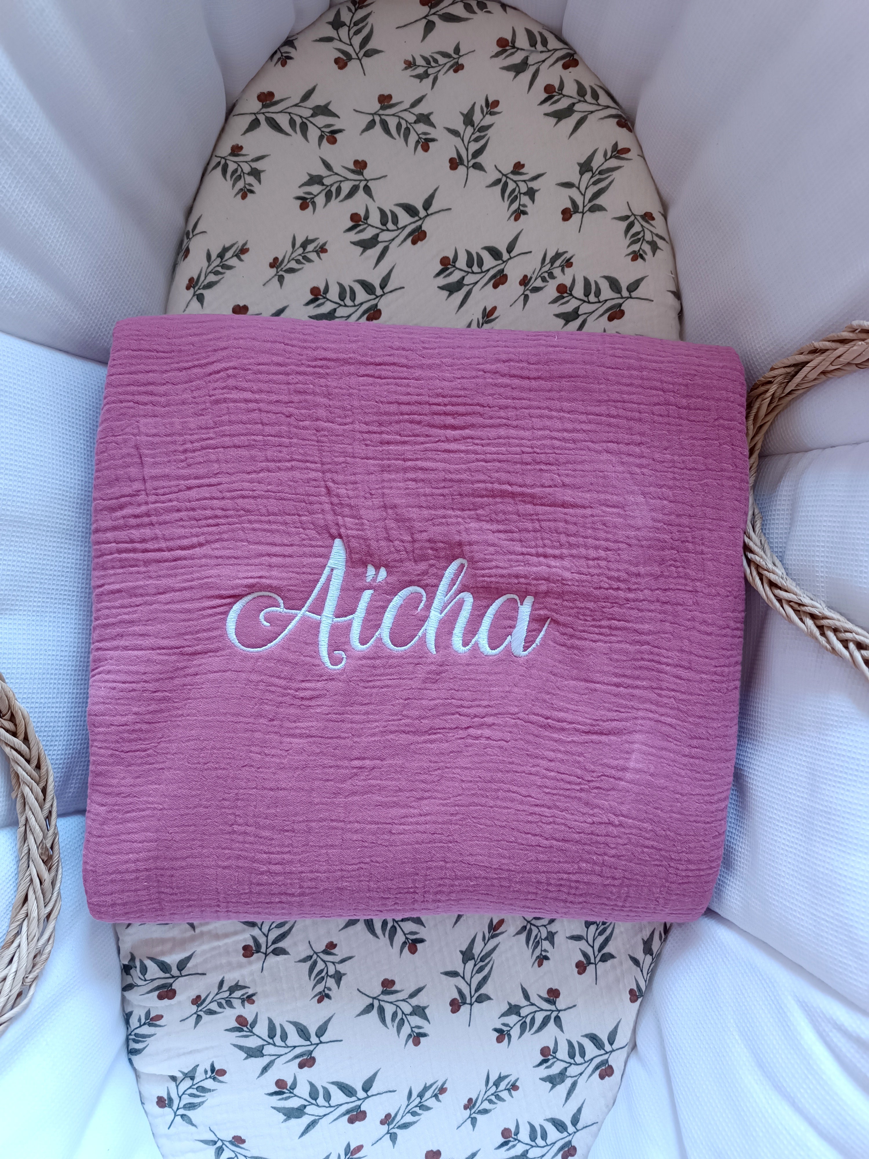 Couverture en gaze de coton et polaire framboise - personnalisable -
