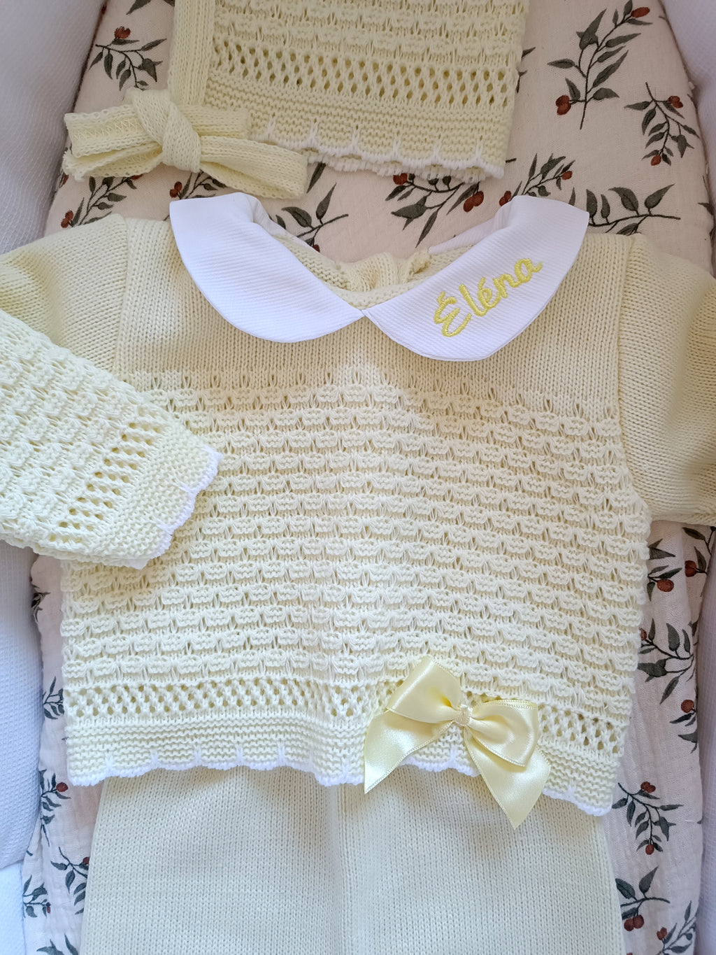 Ensemble complet naissance jaune avec détails noeud jaune 0/3 mois