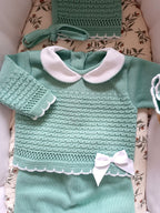Ensemble complet naissance vert avec details noeud blanc 0/3 mois